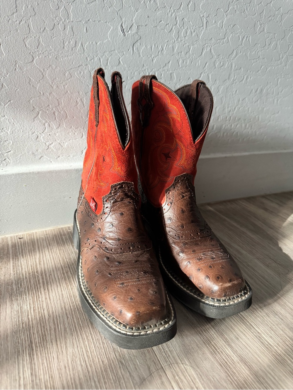 Women’s Brown Leather & Red Cowgirl Boots